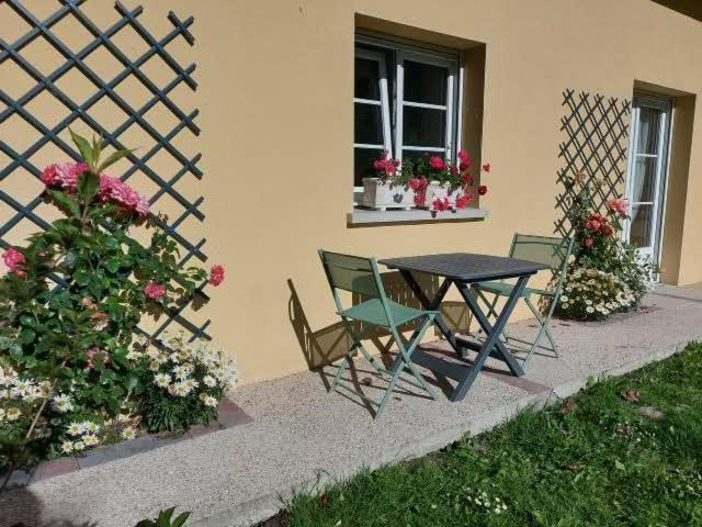 Les Nids De La Baie Bed & Breakfast Favières Dış mekan fotoğraf