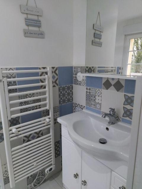 Les Nids De La Baie Bed & Breakfast Favières Dış mekan fotoğraf