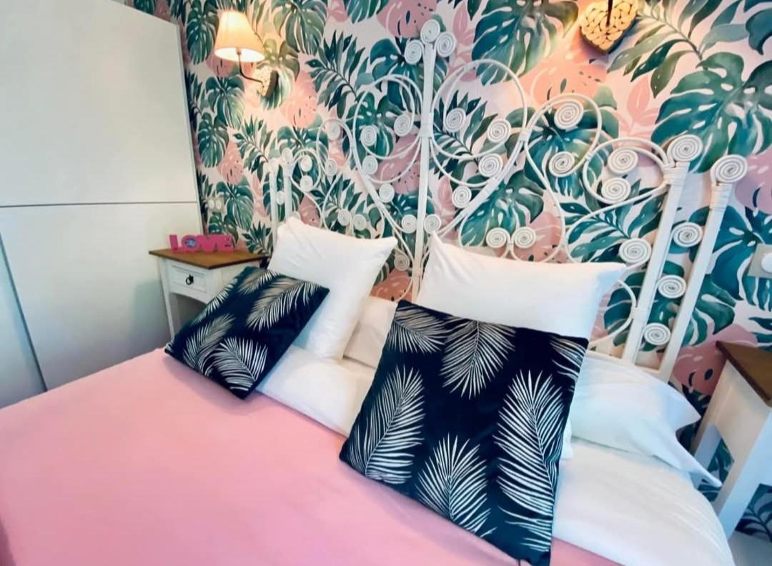 Les Nids De La Baie Bed & Breakfast Favières Dış mekan fotoğraf