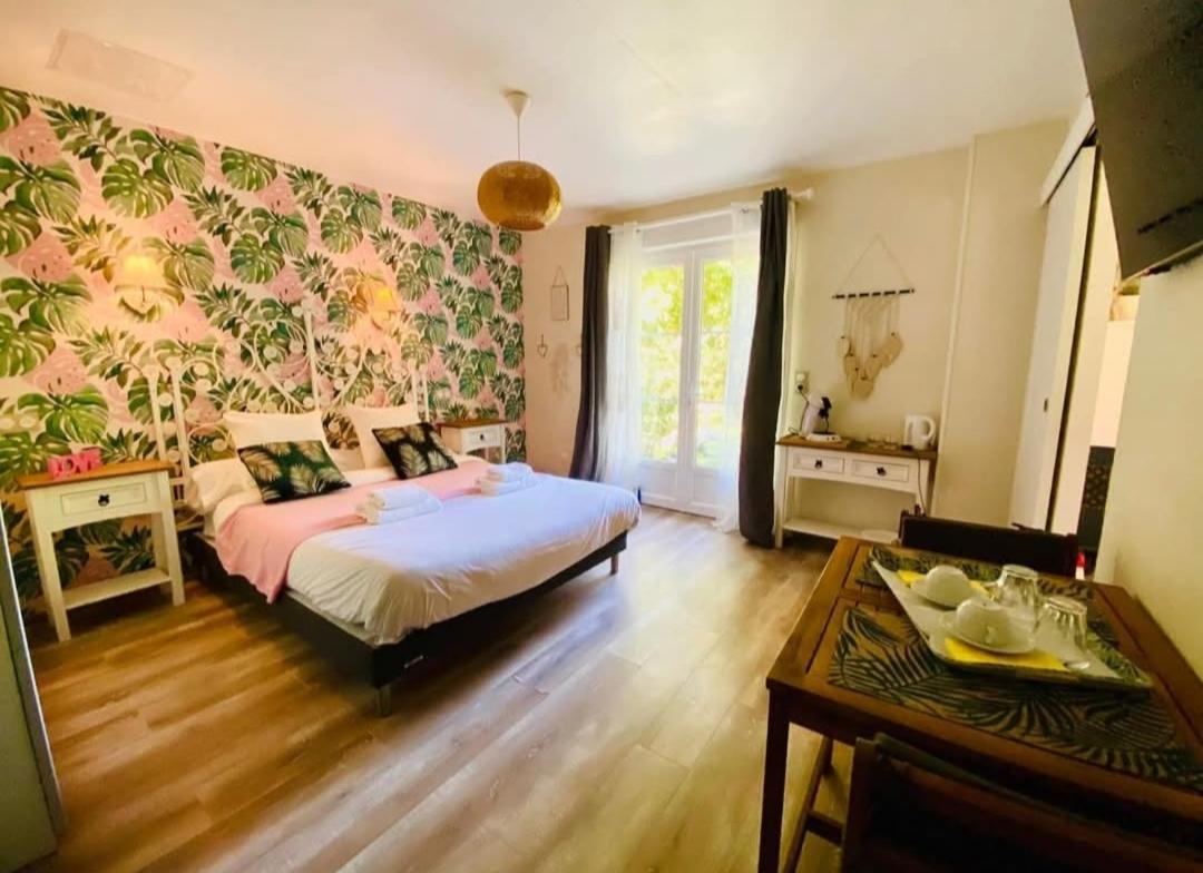 Les Nids De La Baie Bed & Breakfast Favières Dış mekan fotoğraf
